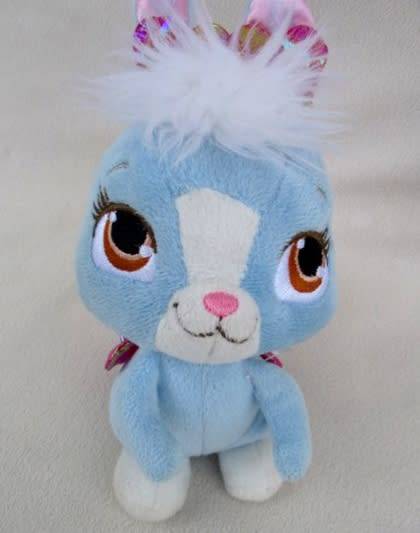 A CUTE COLLECTABLE ' PALACE PETS' BUNNY RABBIT