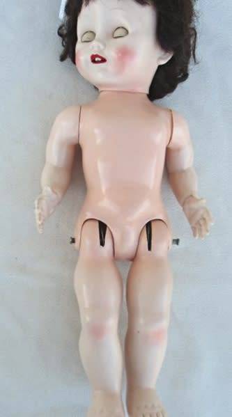 VINTAGE PEDIGREE 'BRIGHTON BELLE' WALKIE TALKIE DOLL  - HEAD AND EYES MOVE FROM SIDE TO SIDE!