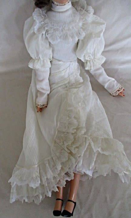EXQUISITE VINTAGE ART DECO NOUVELLE VOGUE FLAPPER DOLL BY Z & Z - 61CM TALL - VINYL (NOT PORCELAIN)