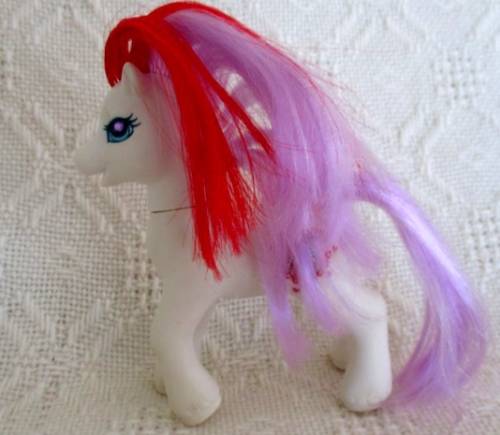 RARE - HASBRO G2 MY LITTLE PONY  - SECRET TALE WITH 'GEMS' IN EYES AND ADDED SADDLE