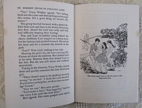 1961 HARDCOVER - THE BOBBSEY TWINS IN VOLCANO LAND BY LAURA LEE HOPE!!