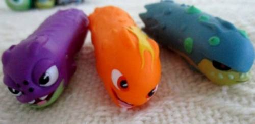 TEN COLLECTABLE 2013 JAKKS SLUGTERRA HOLLOW FINGER PUPPETS