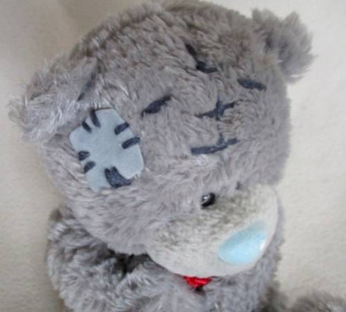 CUTE TATTY TEDDY  (ME TO YOU) HOLDING A TINY RED ROSE!!