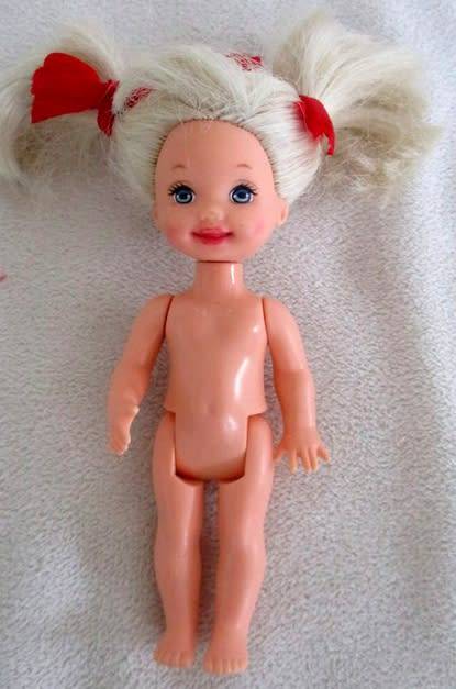 BARBIE'S LITTLE SISTER - 1994 MATTEL KELLY/SHELLEY DOLL IN ORIGINAL OUTFIT!