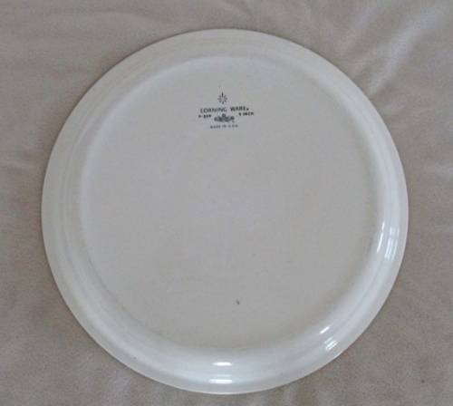 VINTAGE 9 INCH CORNING WARE PIE/TART DISH WITH BLUE CORNFLOWER DESIGN