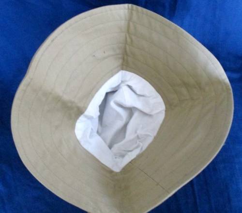 FOR THE AVID HERB GARDENER - 30 PRETTY WOODEN SIGNS AND AN UNUSED GARDEN HAT!