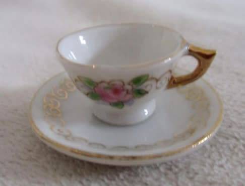 THE PRETTIEST, DELICATE PORCELAIN TEA SET TO DISPLAY WITH YOUR COLLECTABLE BEARS AND DOLLS!