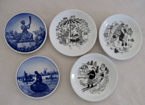 SIX VERY COLLECTABLE MINIATURE SCANDINAVIAN DISPLAY PLATES - ROYAL COPENHAGEN (ONE SIGNED)AND ARABIA