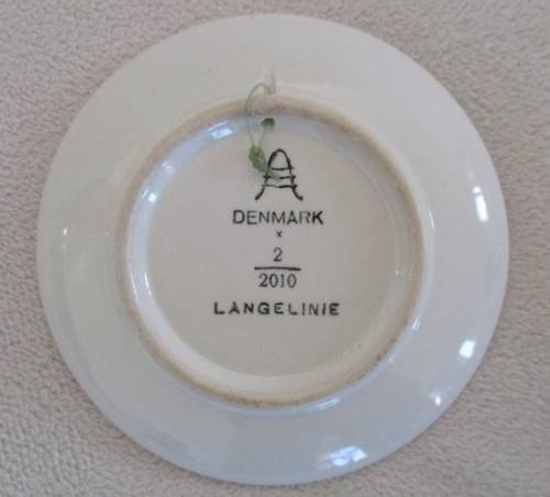 SIX VERY COLLECTABLE MINIATURE SCANDINAVIAN DISPLAY PLATES - ROYAL COPENHAGEN (ONE SIGNED)AND ARABIA
