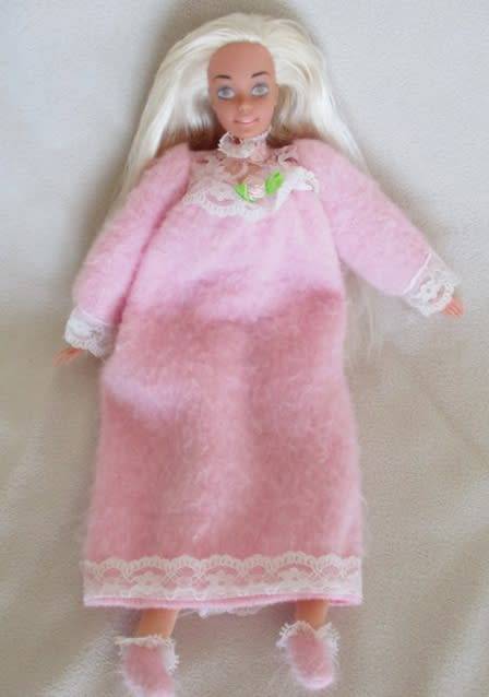 RARE AND UNUSUAL 1990's SOFT BODY (CLOTH) REAL MATTEL BARBIE TO ADD TO YOUR COLLECTION!
