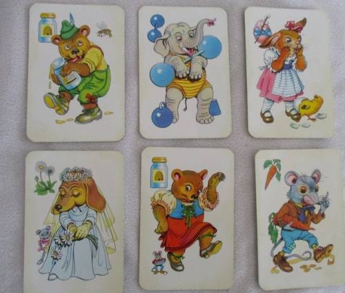 A COMPLETE SET OF VINTAGE 1970 ZWARTE PIET PLAYING CARDS IN BOX (DUTCH VERSION OF OLD MAID)