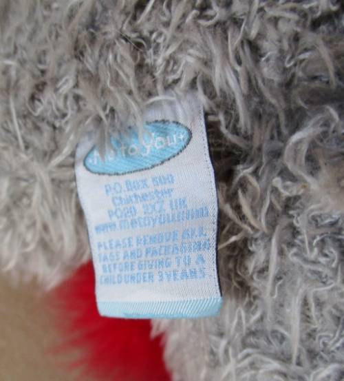 A LARGER TATTY TEDDY  (ME TO YOU) - HOLDING A PRETTY 'I LOVE YOU' PILLOW
