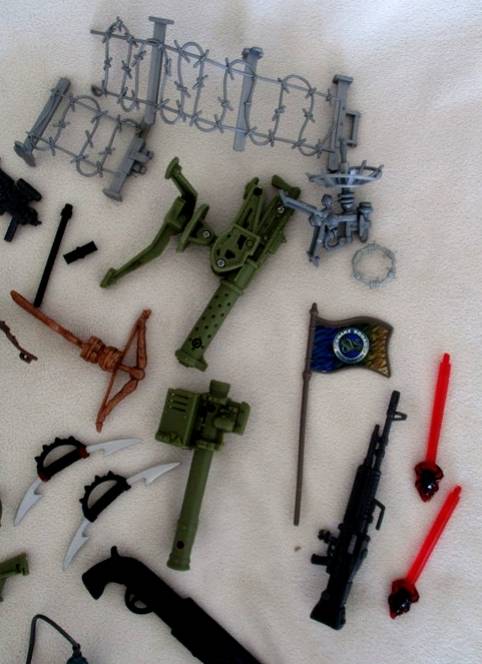 BATCH OF MILITARY AND OTHER EQUIPMENT FOR YOUR ACTION FIGURES
