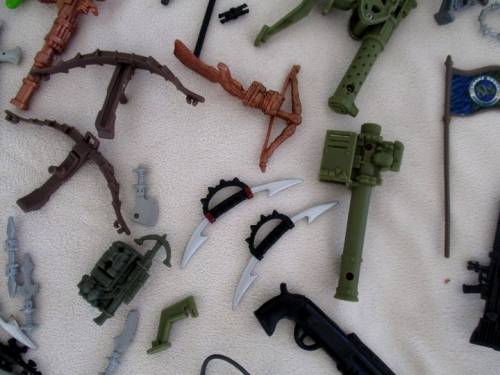BATCH OF MILITARY AND OTHER EQUIPMENT FOR YOUR ACTION FIGURES