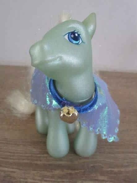 HASBRO G3 MY LITTLE PONY - CRYSTAL CROWN WITH WISHING WELL AND BRUSH