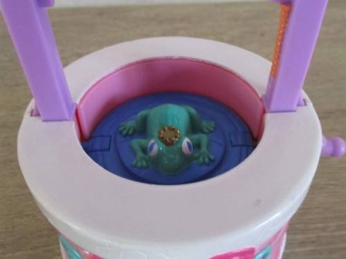 HASBRO G3 MY LITTLE PONY - CRYSTAL CROWN WITH WISHING WELL AND BRUSH