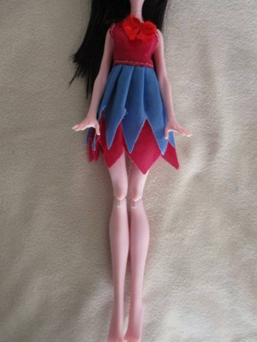 THIS IS DRACULAURA - THE  GENUINE MATTEL MONSTER HIGH DOLL!!