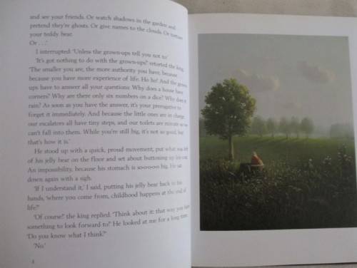 HARD COVER - A CHARMING BED TIME STORY - LITTLE KING DECEMBER BY AXEL HACKE - GREAT CONDITION