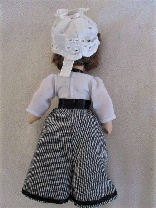 NO.L - SMALL ALL-PORCELAIN, FULLY JOINTED PORCELAIN DOLL T0 ADD TO YOUR SMALL DOLL COLLECTION