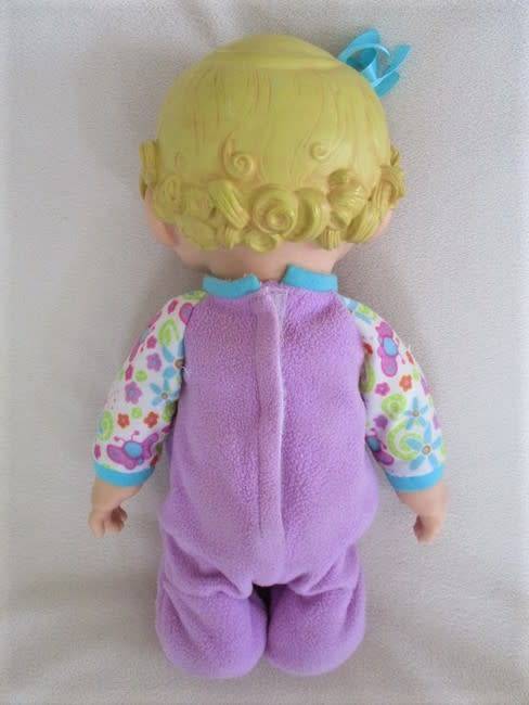 ADORABLE 2009 HASBRO BABY ALIVE DOLL - BOUNCES AND GIGGLES