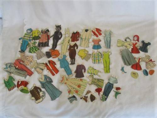 BARGAIN TIME!! A BATCH OF SEVENTEEN VINTAGE 1940's/50's PAPER DOLLS WITH OUTFITS!!