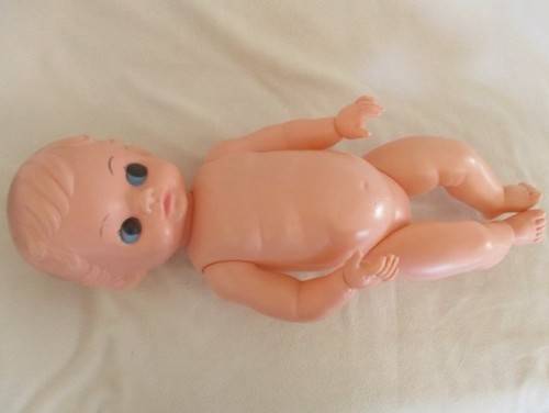 A LOVELY VINTAGE 1950's/60's DOLL - 48CM TALL WITH SIDEWARD GLANCING EYES  - MADE IN HONG KONG