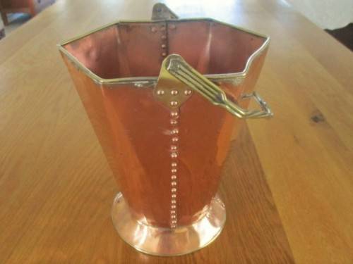 A LARGE VINTAGE SOLID COPPER AND BRASS BUCKET PLANTER - GREAT FOR A LARGE BUNCH OF FLOWERS TOO!!