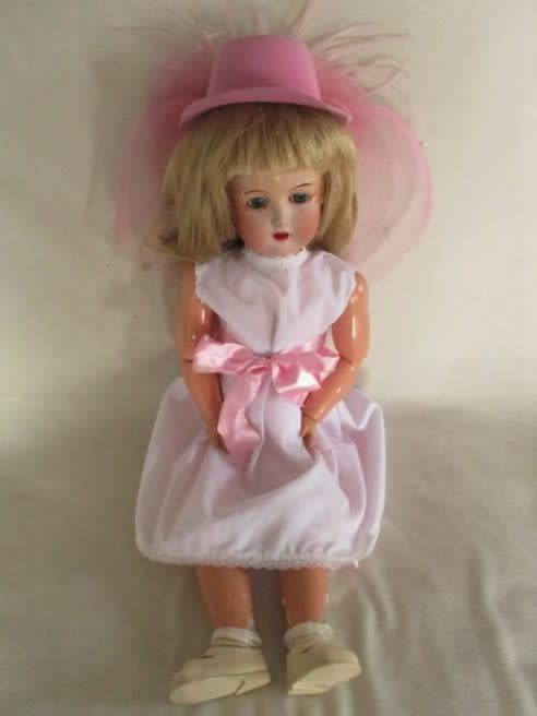 ANTIQUE 58CM TALL GERMAN? DOLL WITH BISQUE HEAD, COMPOSITION BODY, BALL JOINTED ELBOWS AND KNEES!!