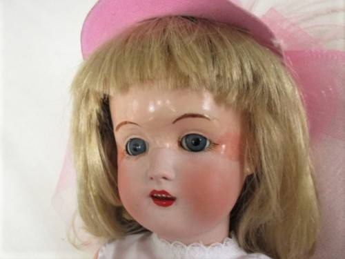 ANTIQUE 58CM TALL GERMAN? DOLL WITH BISQUE HEAD, COMPOSITION BODY, BALL JOINTED ELBOWS AND KNEES!!