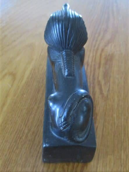 BLACK RESIN PAPER WEIGHT FIGURINE OF EGYPTIAN SPHINX
