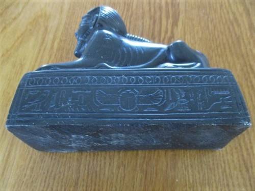 BLACK RESIN PAPER WEIGHT FIGURINE OF EGYPTIAN SPHINX