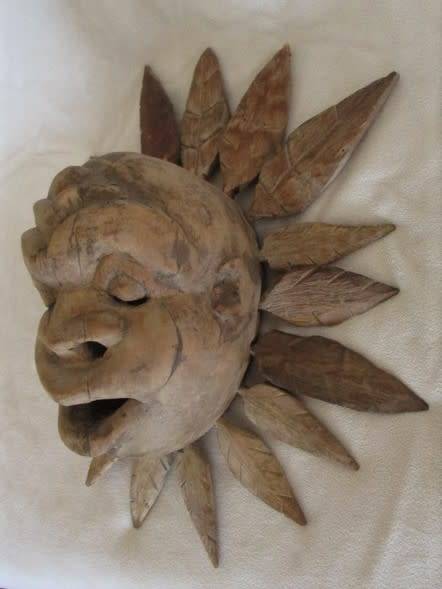 A VINTAGE HAND CARVED WOODEN MASK FROM NYASALAND (NOW MALAWI)
