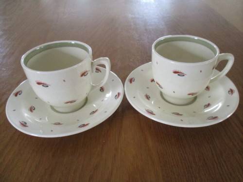VINTAGE SUSIE COOPER COFFEE SET WITH UNUSUAL PATTERN (LOOKS LIKE EYE AND EYELASH) - CIRCA 1932-64