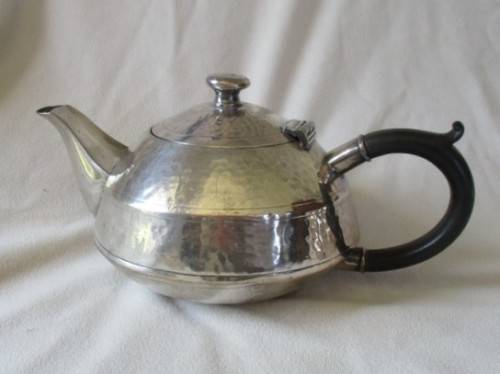 VINTAGE ART DECO HAND BEATEN ENGLISH PEWTER TEA SET (PLEASE DISREGARD REFLECTIONS)