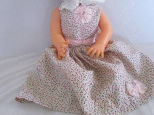 VINTAGE 1980's COLLECTABLE FIRST LOVE  DOLL IN PRETTY VINTAGE OUTFIT - 42CM TALL TWISTY BODY DOLL