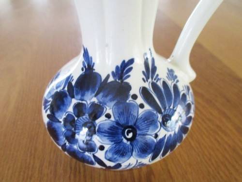 VINTAGE DELFT JUG SHAPED VASE - HAND PAINTED IN HOLLAND