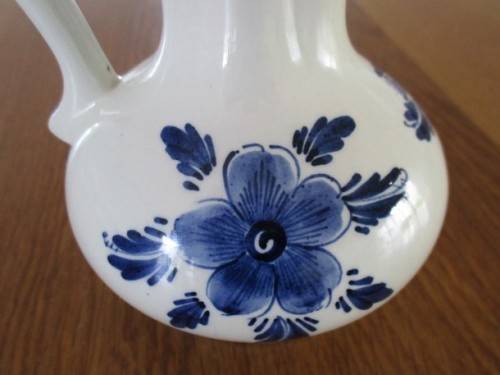VINTAGE DELFT JUG SHAPED VASE - HAND PAINTED IN HOLLAND