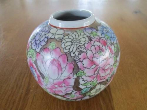 PRETTY CHINESE GINGER JAR (NO LID) - SIGNED