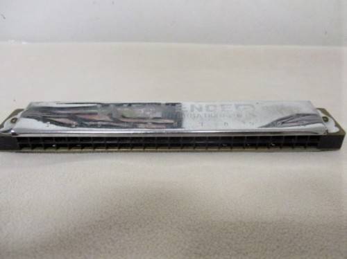 VINTAGE HOHNER INTERNATIONAL WEEKENDER HARMONICA