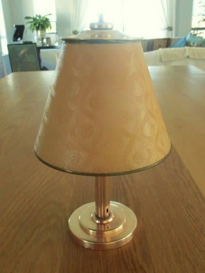 NOT A LAMP! A DELICIOUSLY RETRO MID CENTURY NOVELTY POP UP CIGARETTE DISPENSER - HAVE A PEEK!