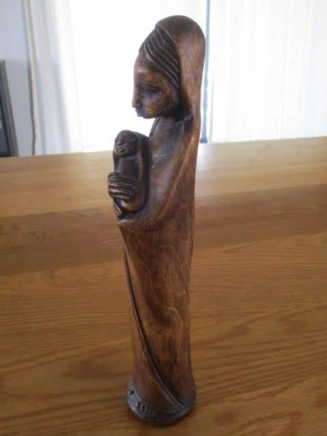 SO UNIQUE!! HAND CARVED WOODEN AFRICAN SCULPTURE - MADONNA AND CHILD - SIGNED