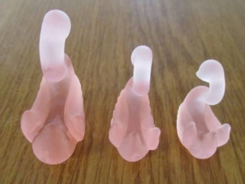 THREE SMALL DUSTY PINK GLASS SWANS - A TOUCH OF CLASS FOR A PRINTER'S TRAY