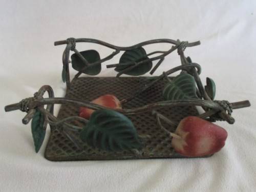 ORNATE VINTAGE METAL SERVIETTE HOLDER - GREAT FOR BRAAIS!