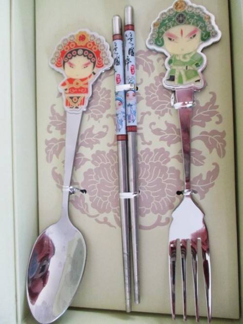 PRETTY GUO CUI JING JU CHINESE PEKING OPERA ART CUTLERY SET - MINT IN BOX (GREAT GIFT)