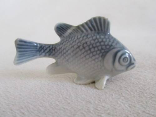 CUTE WADE WHIMSIE-LIKE FISH WITH MARKING AND NUMBER ON BASE