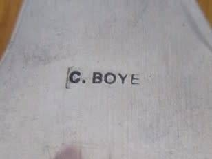 CARROL BOYES  FUNCTIONAL ART CHEESE BOARD/TRIVET WITH ORIGINAL SPIRAL WOODEN BOARD