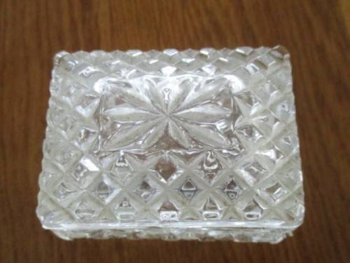 TWO PRETTY LITTLE LEAD CRYSTAL TRINKET BOXES