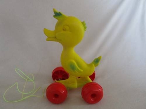 VINTAGE PULL ALONG DUCK - RATHER DIFFERENT!!