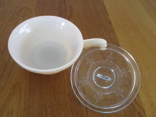 FOR ADRWEL8911 ONLY -  VINTAGE LIDDED FIRE-KING OVEN WARE DISH MADE IN THE USA