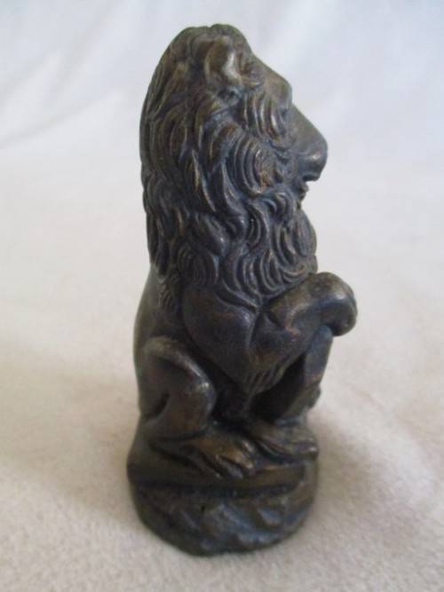 VINTAGE LION HOLDING CRESTED SHIELD